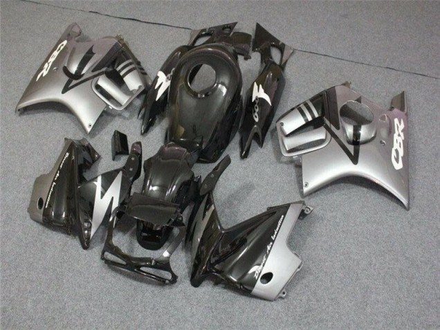 Kit Carenatura Iniezione Honda CBR 600 F3 1995-1998 - Nero Kit Carenatura Iniezione Honda CBR 600 F3 1995-1998 - Nero
